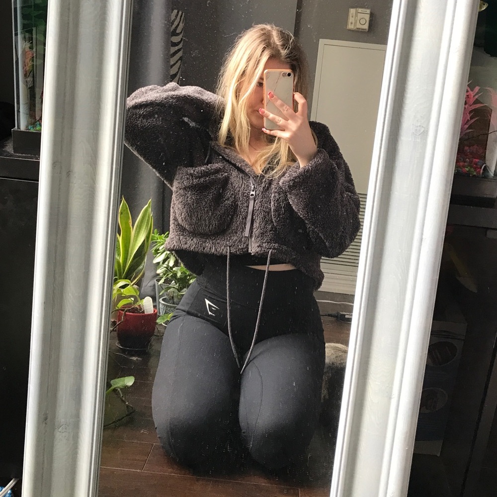 *SOLD* Gymshark Fleece Zip-up Hoodie - Picture 6 of 12